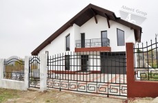 Portails métalliques à commande électrique