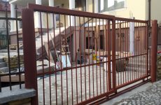 Portails métalliques télescopiques